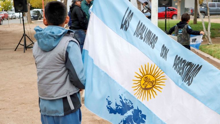 Invitan a las instituciones y vecinos de cada localidad a participar de las actividades. Invitan a las instituciones y vecinos de cada localidad a participar de las actividades.