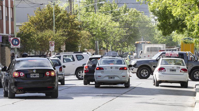 Demoras y embotellamientos en el centro por una obra del Municipio