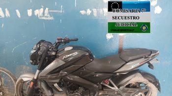 La motocicleta fue identificada estacionada en una vereda del barrio Marleta. 