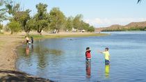 el rio negro ya no esta contaminado y queda apto para balneario