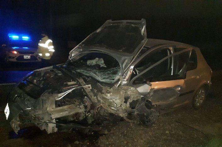 Ruta 151: un auto se adelantó y provocó un grave accidente