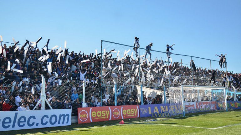 Los hinchas de Cipo