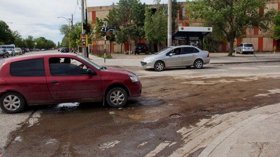 Interceptaron a una joven y le robaron la moto