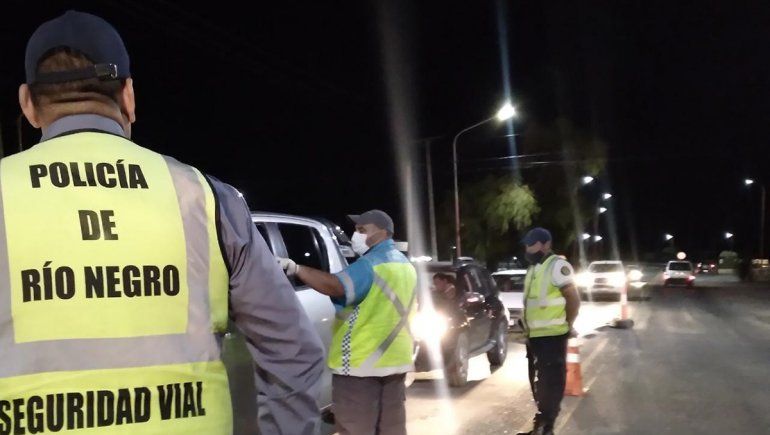 Video: en Bariloche conducía con 2.0 de alcohol, intentó evitar el control y terminó sin licencia y vehículo