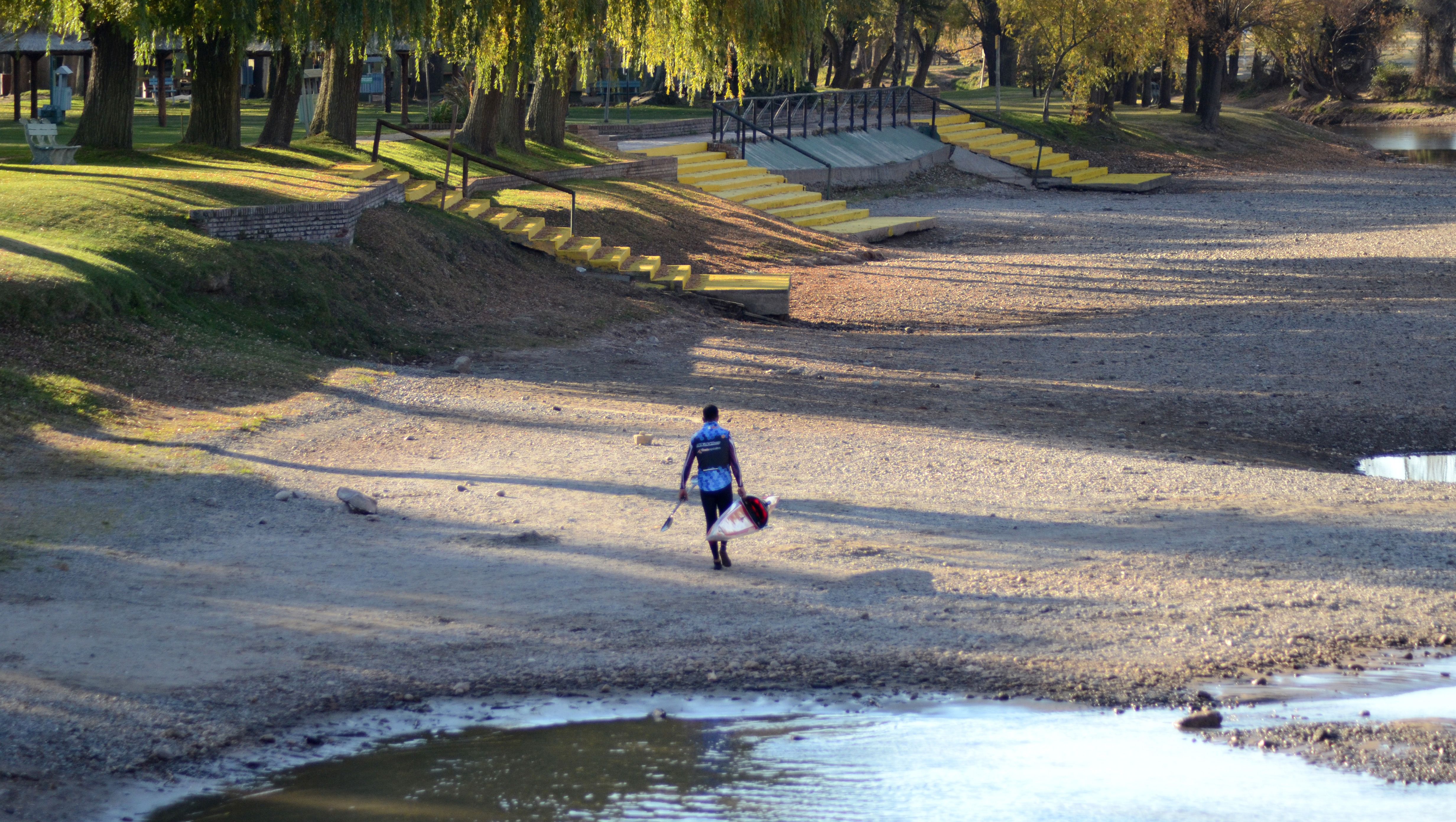 Convocan a limpiar el Río Limay antes de que aumenten el caudal