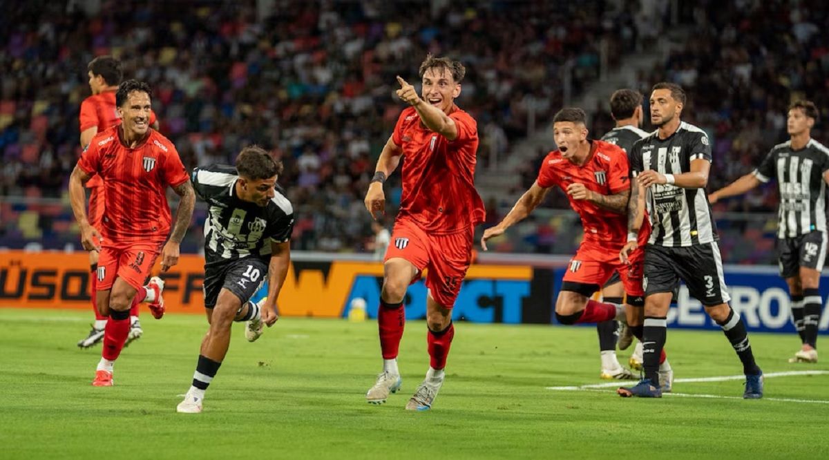 El cipoleño Valentino Simoni, cuyo pase pertenece a Boca, mojó en su debut en Primera División.