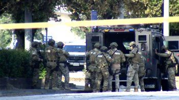 california: ocho muertos en un tiroteo en estacion de trenes