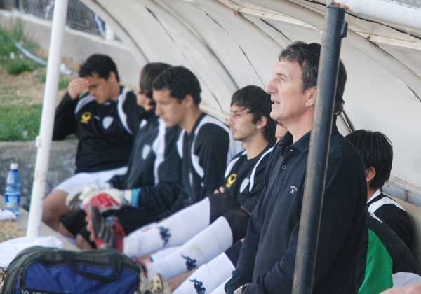 Primeros cuestionamientos al DT