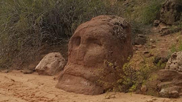 Una roca de la Margen Sur llama la atención de cientos de aventureros