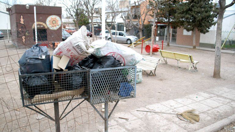 Se rompieron dos camiones y no hubo recolección de basura en varios barrios