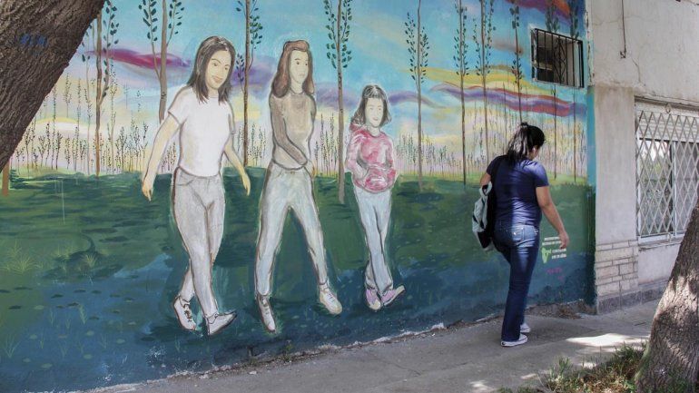 A través de murales, la ciudad recordó el primer Triple Crimen