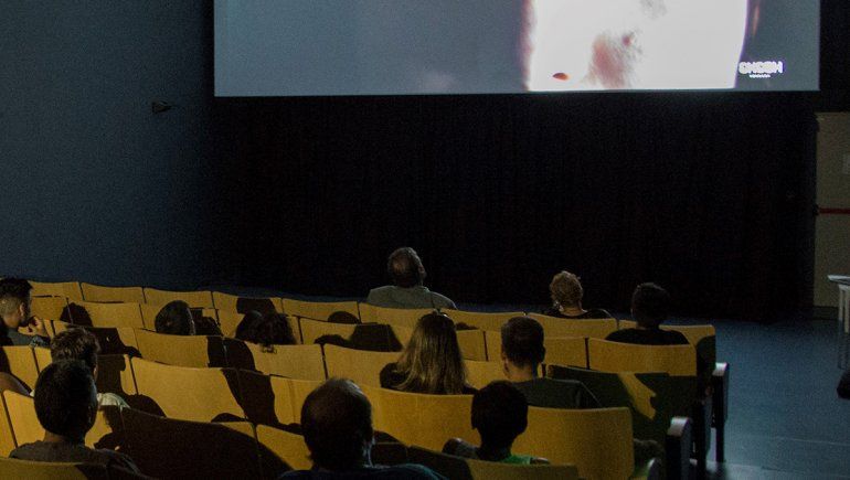 Niños de Las 300 fueron al cine del CCC a ver su propia película