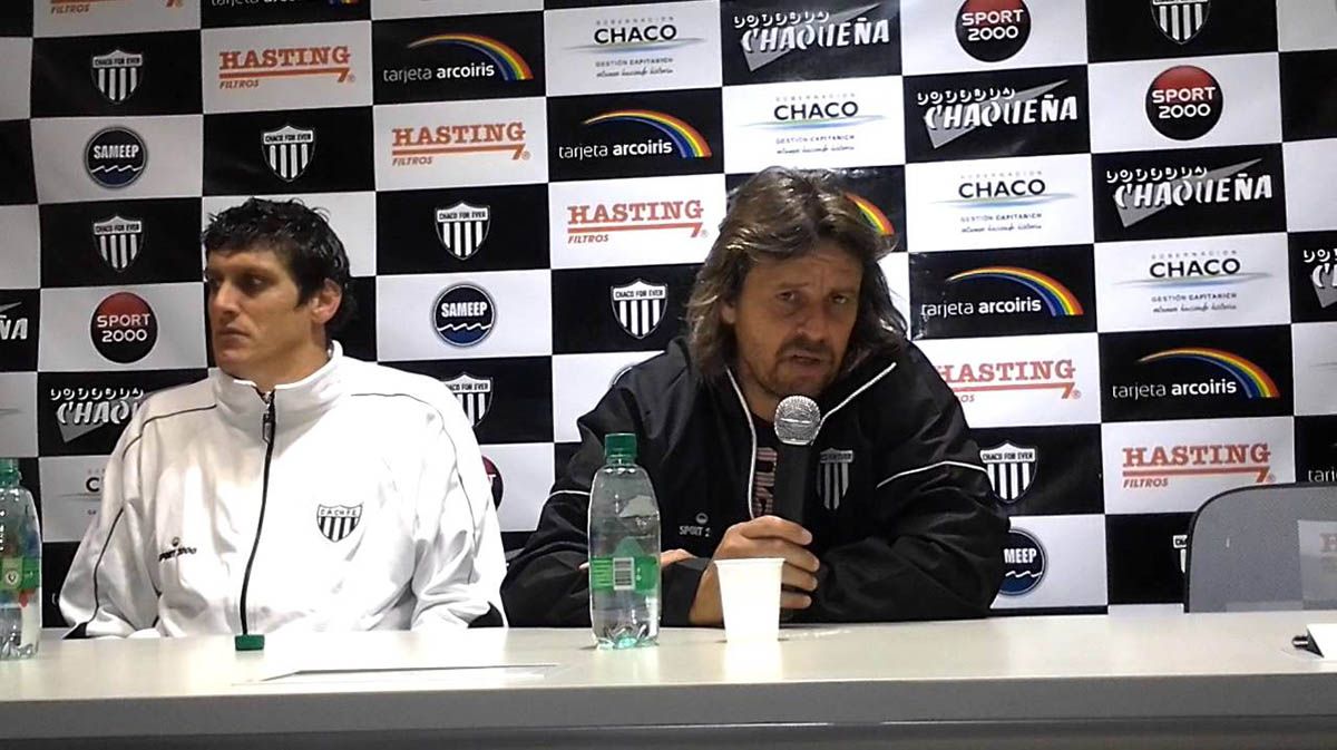 Daniel Cravero, el técenico de Chaco For Ever.