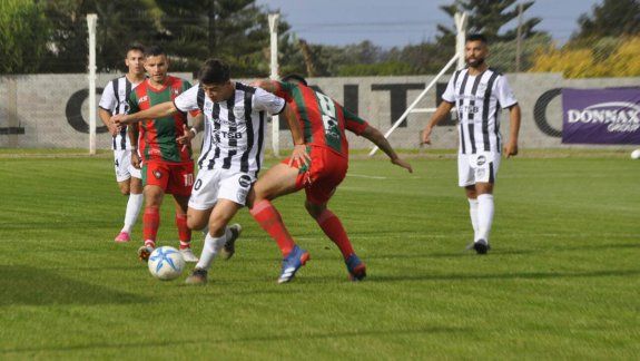 Pettineroli fue reemplazado a los 15 del complemento con amarilla. Foto: prensa Deportivo Otamendi.