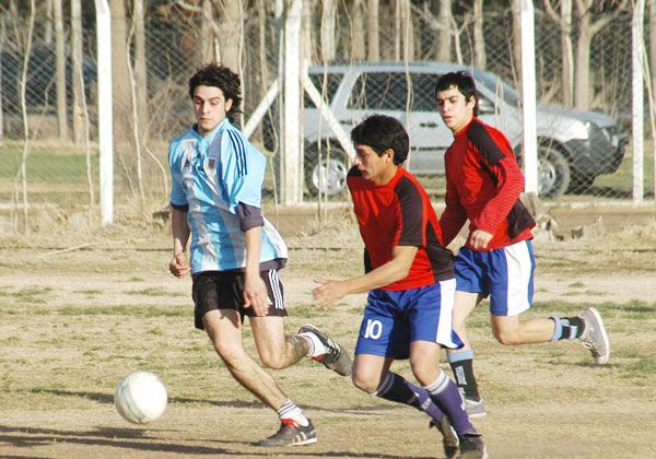 For Ever completa la fecha 15