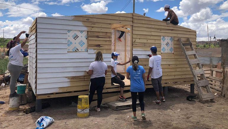 Techo construirá viviendas en Cipolletti y necesita ayuda