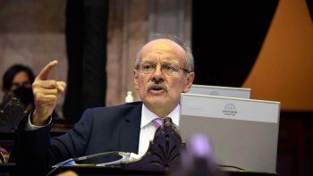 un diputado rionegrino homenajeo a diego en el congreso