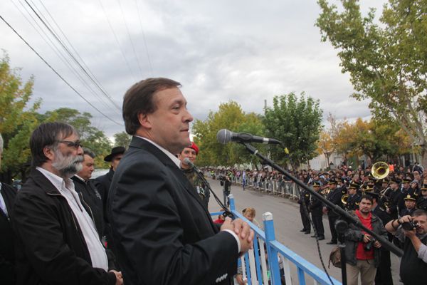 El gobernador presidió el acto por Malvinas en Cipolletti