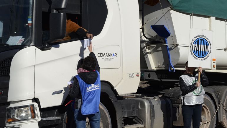 La situación de las universidades es crítica: volanteada en Ruta 22