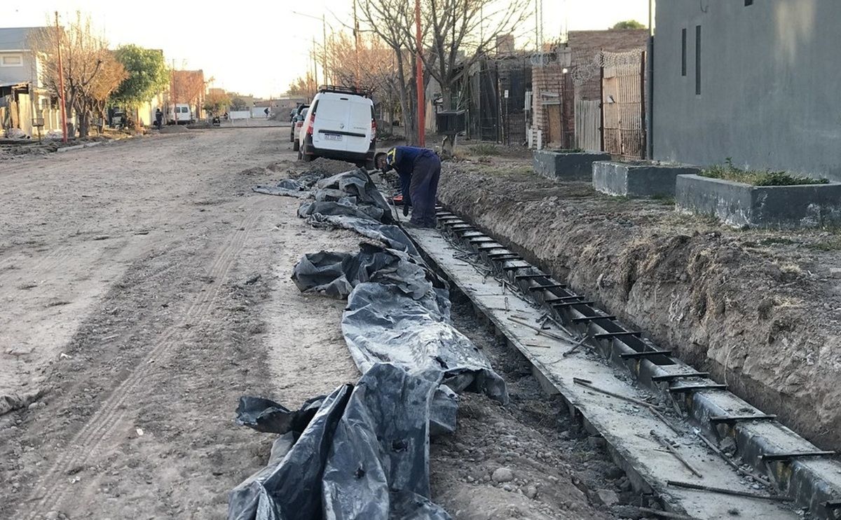 El municipio ejecuta una intervención que alcanzará un total de 90 cuadras. Foto: Gentileza.