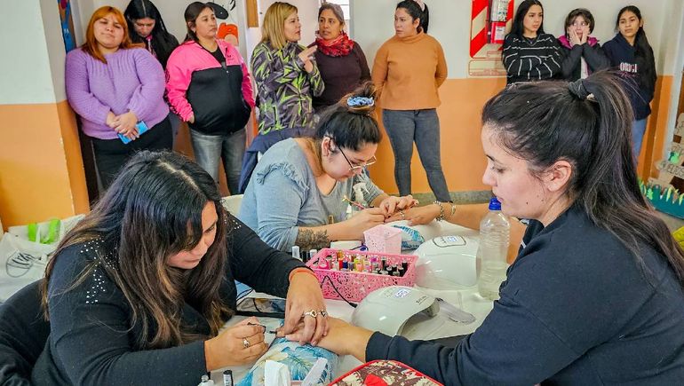 Emprender: monitorean los talleres en la provincia