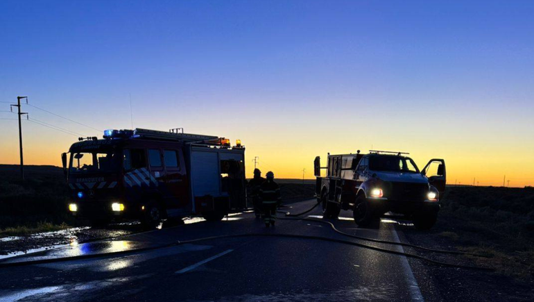 Personal de emergencias de Chimpay acudieron al lugar, pasadas las 20:30 del viernes.