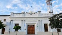 Las negociaciones paritarias en el Municipio de Allen concluyeron con un aumento del 35,52 por ciento, a aplicar en dos cuotas. Se consiguió superar la inflación reciente por un margen más que considerable.