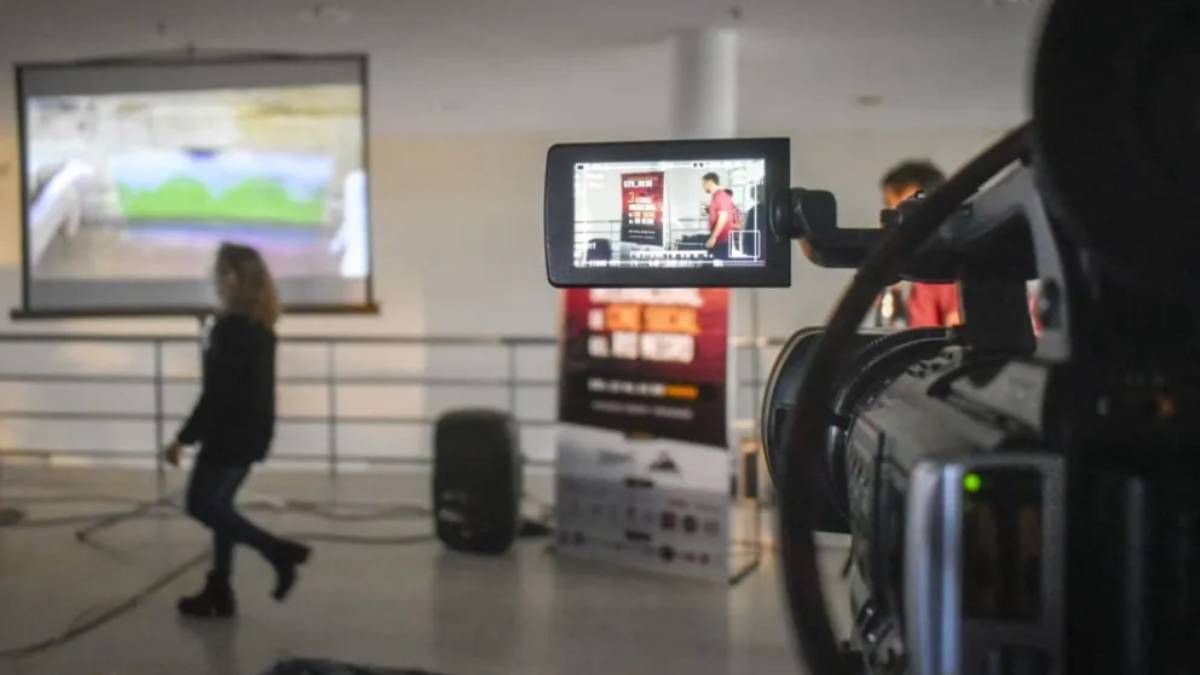 Sorprendente: Qué descubrieron estudiantes de periodismo al auditar noticias creadas por la Inteligencia Artificial