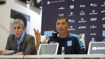 pizzi, con nuevo look, ya dirige a racing y licha paso a despedirse
