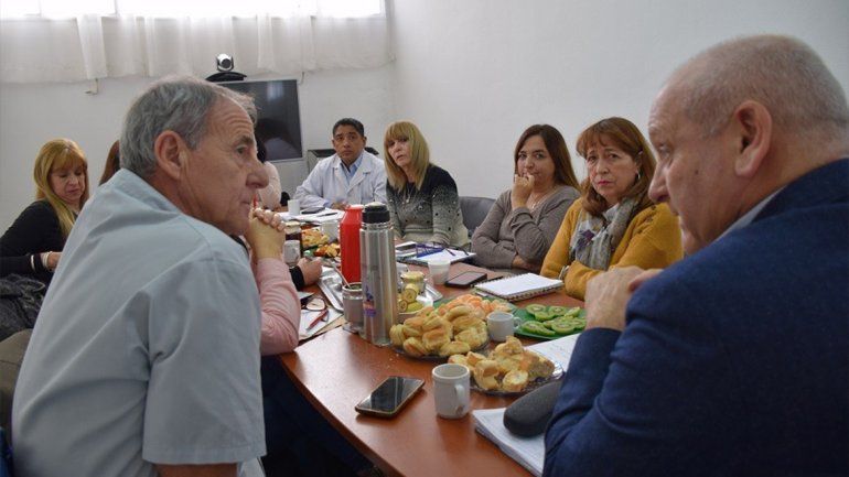 Zgaib recorrió hospitales y centros de salud de la región