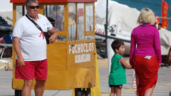 Cuando Pedro se quedó sin laburo en Alpat, buscó un trabajo que le permitiera estar al aire libre y se hizo pochoclero.