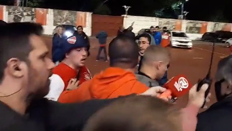 Escándalo en Independiente: hinchas increparon a Moyano y golpearon a uno de sus hijos