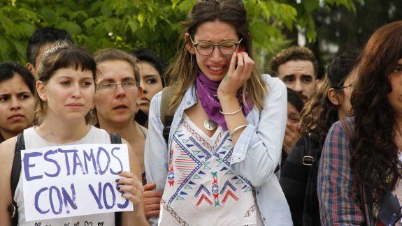 dolor y bronca por el abuso de una estudiante de medicina