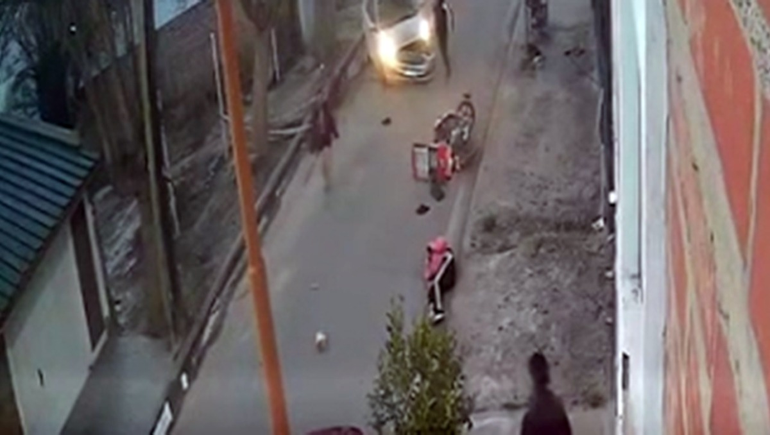 El trabajador de Pedidos Ya sufrió algunos golpes.