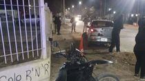 El asaltante escapó de la policía y en la esquina del hospital chocó el Fiat que manejaba contra una columna. 