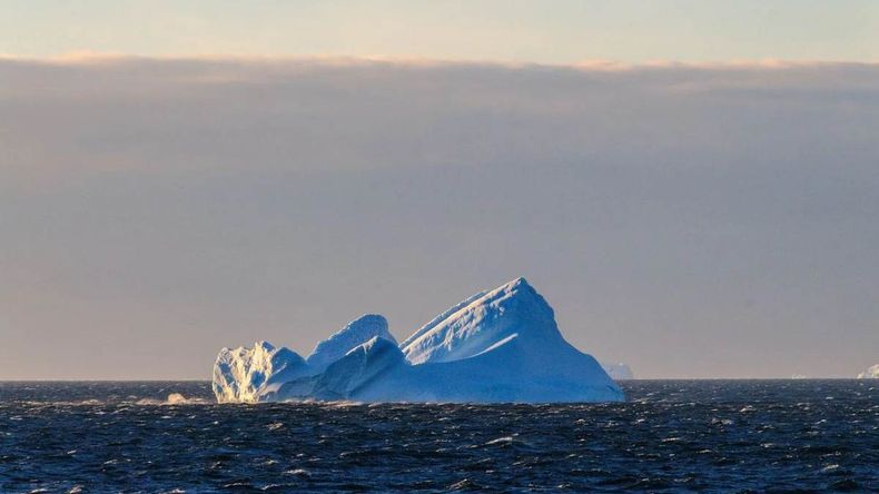 La nueva isla no tiene nombre todavía, mide 130 metros de largo por 50 metros de ancho.