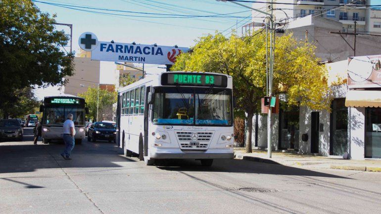 En el transporte urbano todavía no está disponible el boleto estudiantil. Su tarifa actual y la del pasaje general tendrán pronto un aumento.