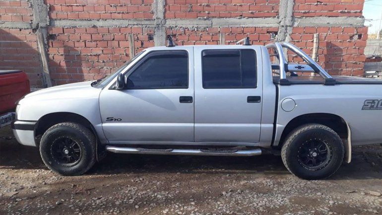 Le robaron la camioneta mientras jugaba al fútbol y ahora la busca por las redes sociales