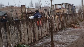 temporal: evacuaron a una abuela que se le llovio la casa y reforzaron entrega de lena