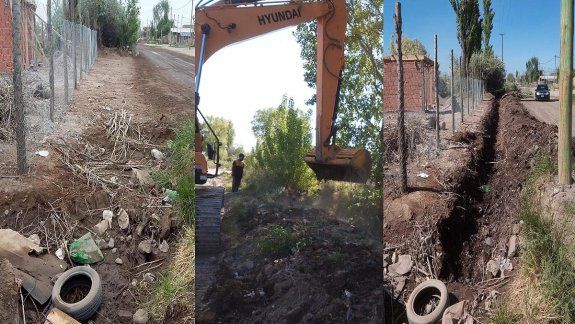 Limpiaron el canal que taparon en una toma