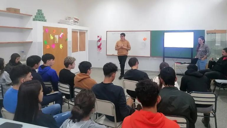 Inició el ciclo ESI en el cine en Escuelas Técnicas de la provincia