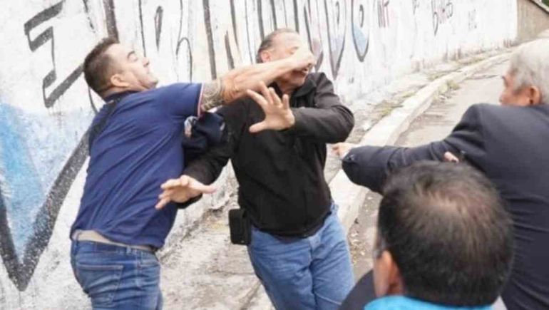 Brutal golpiza al ministro Sergio Berni en una protesta de colectiveros