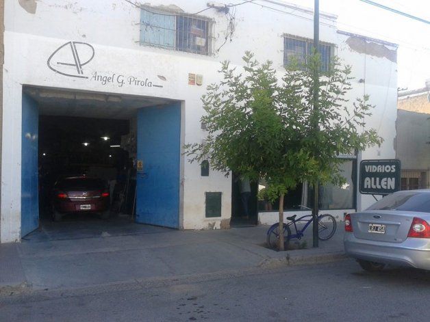 Violento asalto comando en una vidriería en Allen