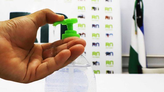 El alcohol en gel casero puede causar quemaduras