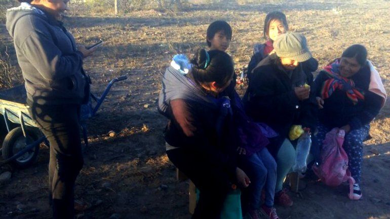 El merendero El Arroyón comenzó a funcionar en una garita de colectivo porque los echaron de la biblioteca.