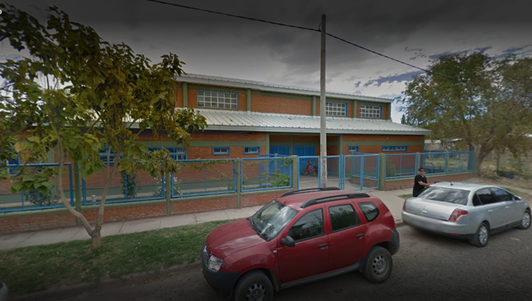 La comunidad educativa de la ESRN 23 de Cinco Saltos mantuvo reuniones con autoridades provinciales.