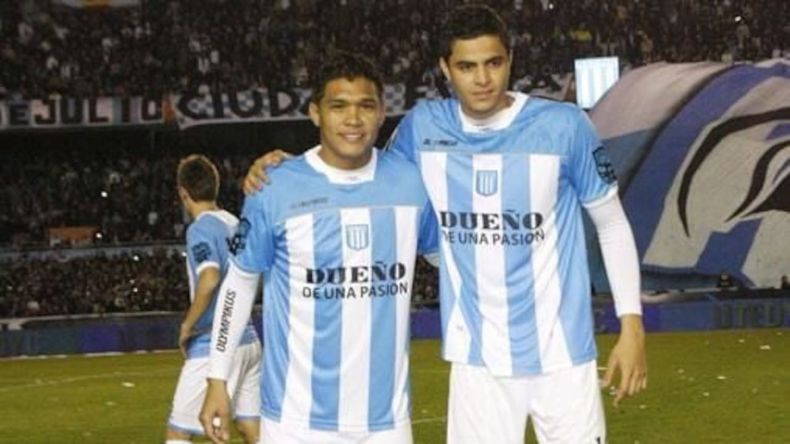Teo Gutiérrez y Giovanni Moreno en Racing. | LMCipolletti.com Teo Gutiérrez y Giovanni Moreno en Racing.