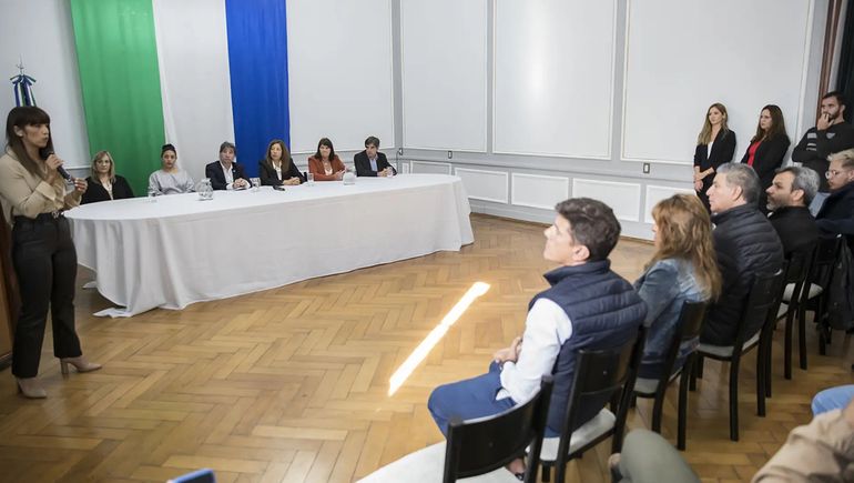 Provincia firmó convenio de prestación de servicio electoral con tres comunas