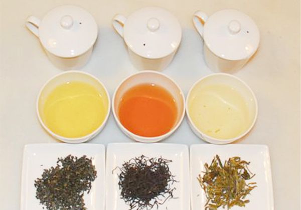 Invitados a tomar el té en La Caja Mágica