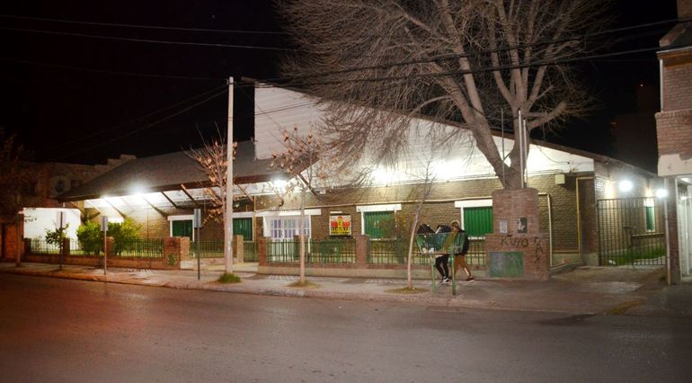 Sigue la búsqueda del dinero robado a la Escuela 33